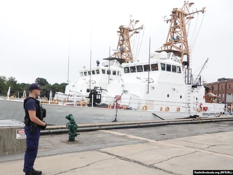 Украинские моряки прибыли в США учиться управлять катерами Island